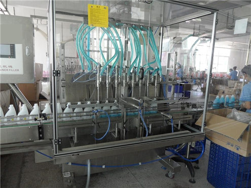 Línia de producció de detergents líquids i xampús econòmics, màquina d'etiquetar ampolla de cargol de cargol