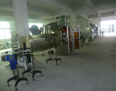 shrink sleeve labeling machine with steam shrink tunnel generator for plastic
